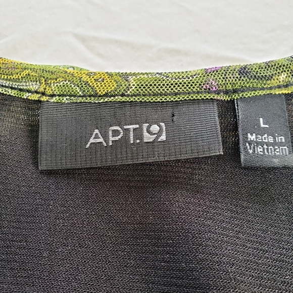 Very sexy Apt. 9 Paisley sleeveless top. - Picture 3 of 5